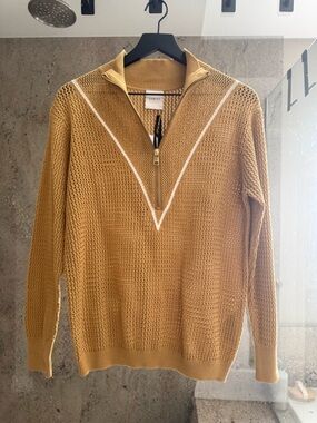 Varley Men’s Honey Brown Half-Zip Knit Pullover with White V Detail